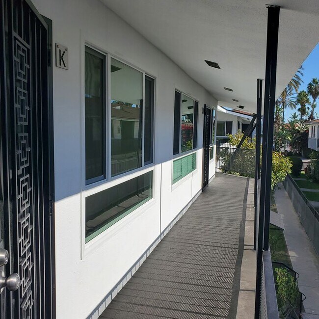 Foto del edificio - 7119 Mountain View Ave