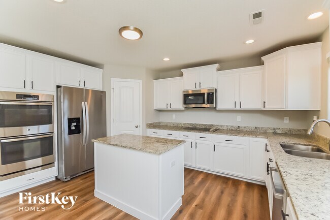 Foto del edificio - 3655 Chia Dr