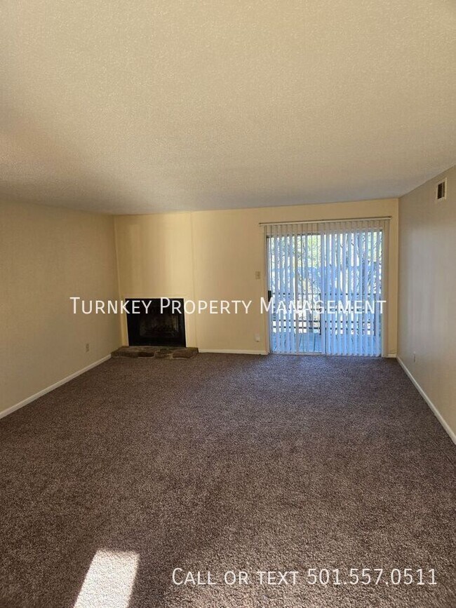Building Photo - 1705 Sanford Dr