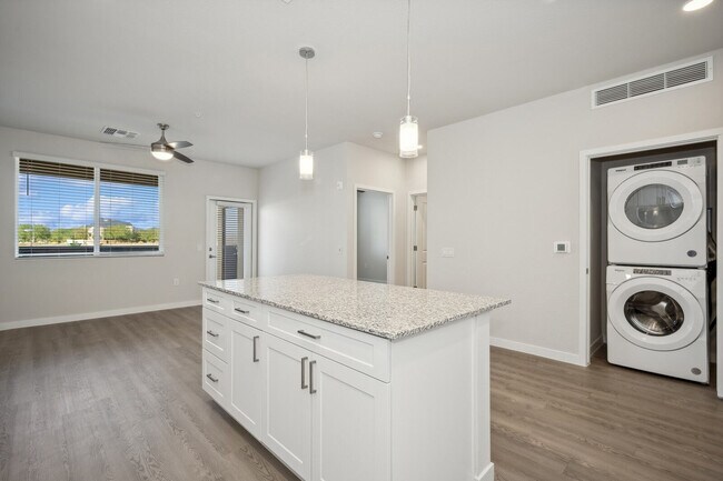 Interior Photo - Ascend at Longbow Highpoint