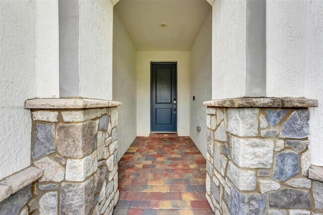 Foto del edificio - 8324 Catria Ln