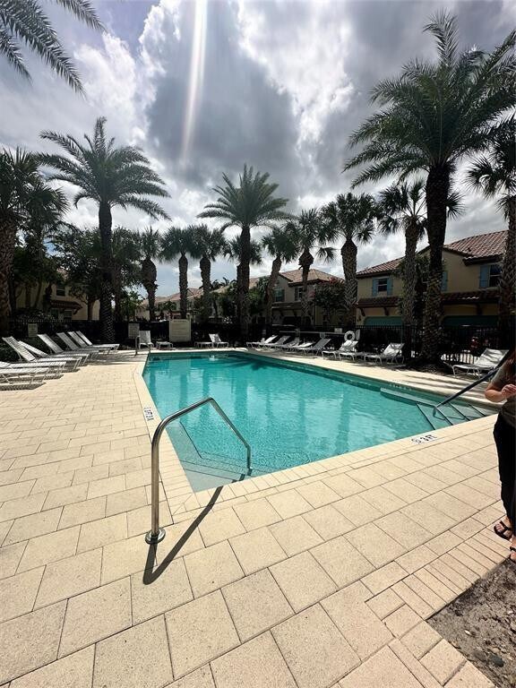 Building Photo - 2911 Cascada Isle Way