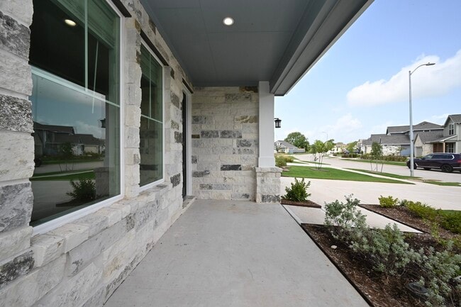 Building Photo - 33019 School Hl Rd