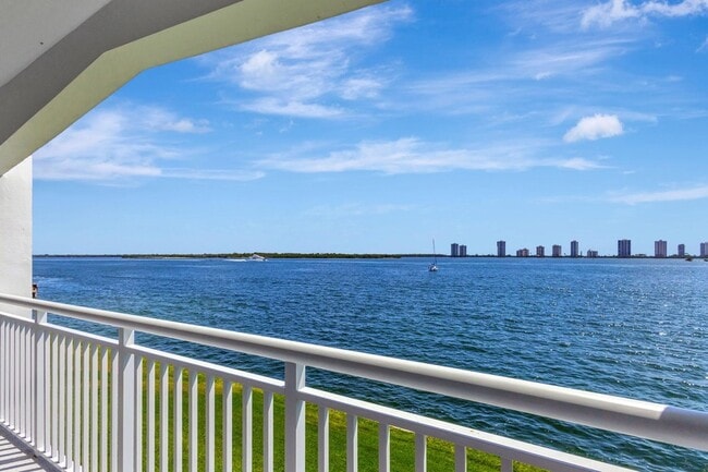 Foto del edificio - 100 Shore Ct