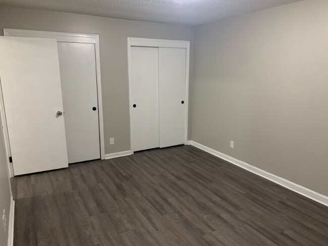 Building Photo - 651 Sarver Ave