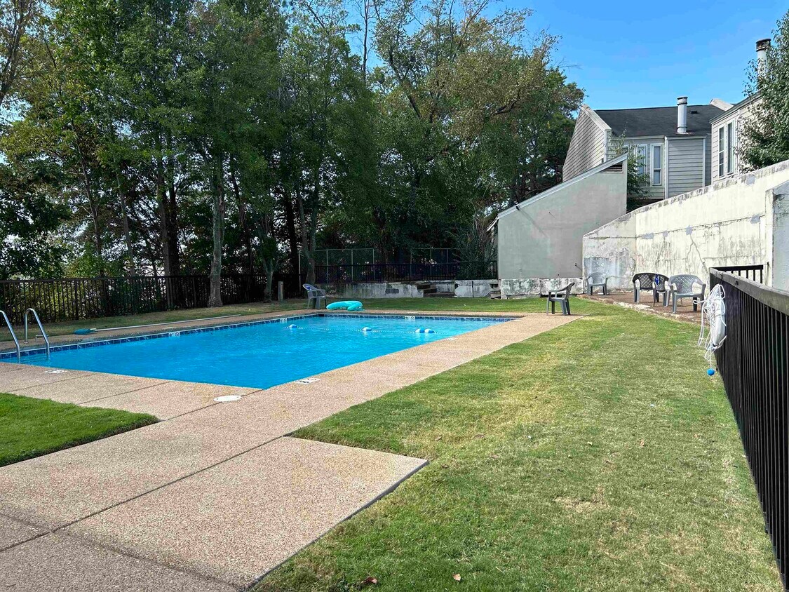 Foto principal - 2409 Talmadge Pl