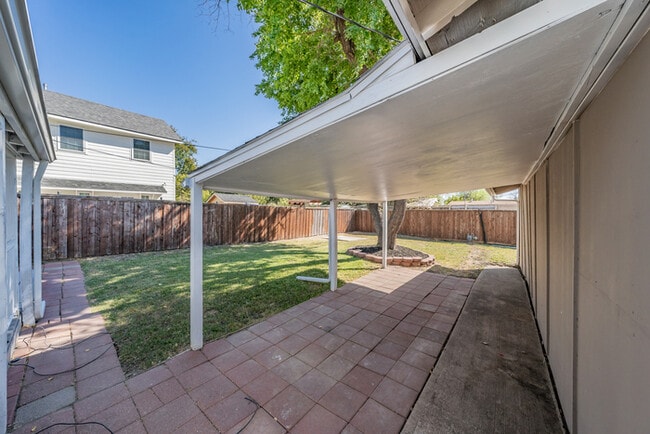 Building Photo - 2914 Scottsbluff Dr