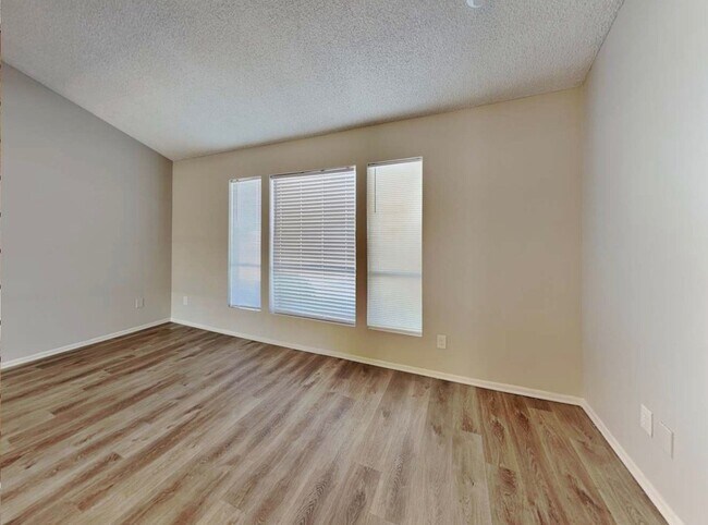 Foto del edificio - 4507 W Gardenia Ave