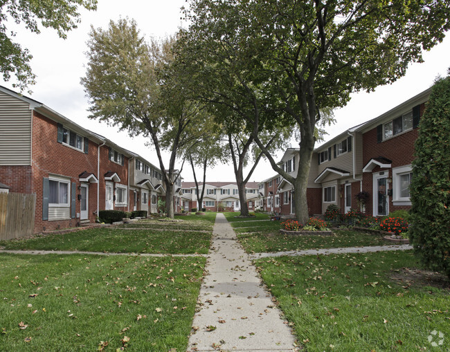 Building Photo - New England Townhouses Co-Operative