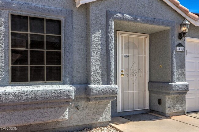 Building Photo - 4402 Cassandra Dr