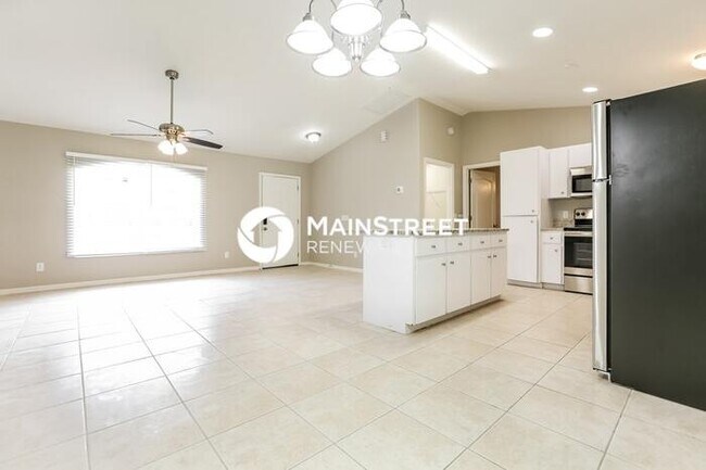 Building Photo - 3 Bedroom Pet-Friendly Home in North Port, FL with Main Street Renewal