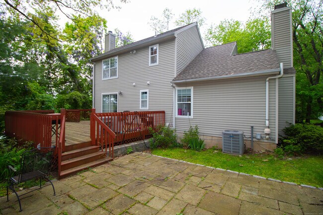 Building Photo - 43 Deacon Hill Rd