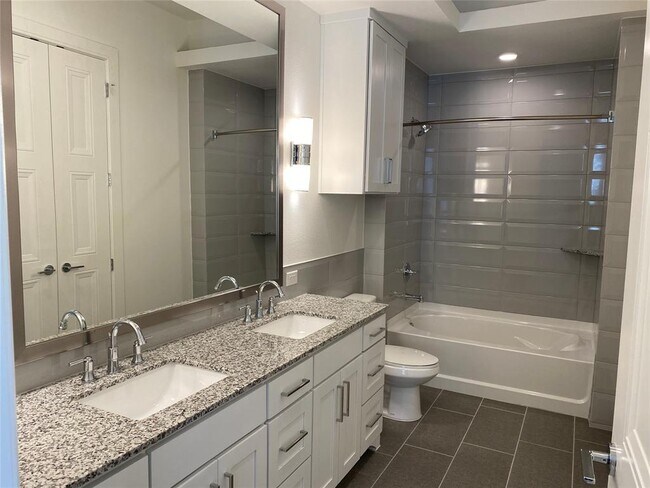 Building Photo - 4105 Viridian Village Drive