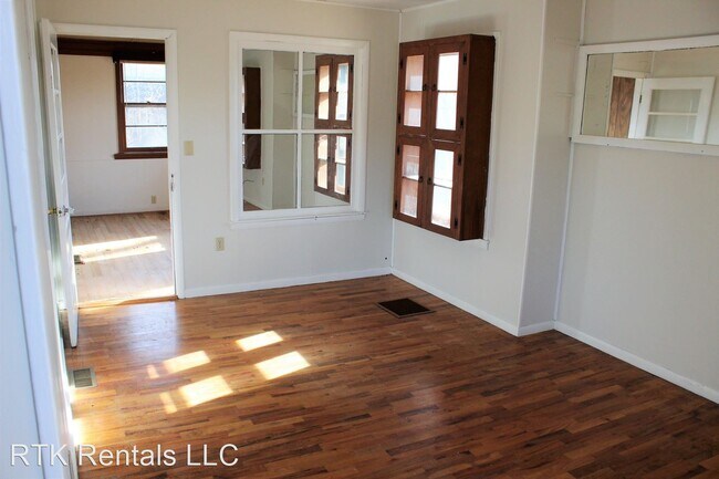 Foto del edificio - 3 br, 1 bath House - 215 Willow Way