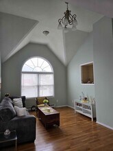 Building Photo - 402 Pleasantview Ct