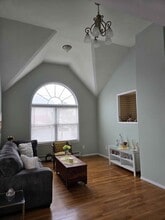 Building Photo - 402 Pleasantview Ct