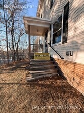 Building Photo - 584 Pleasant St