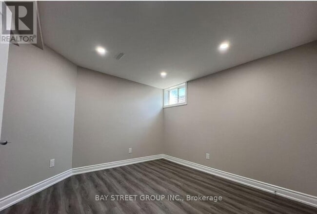 Building Photo - 19 Saddleback Ct