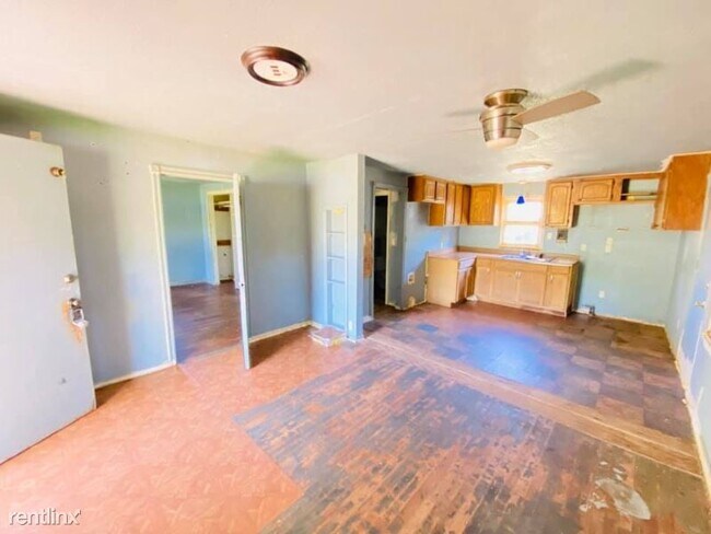 Building Photo - 2 br, 1 bath House - 10325 Saint Patrick Dr