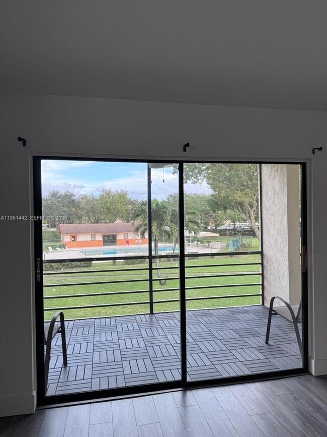 Building Photo - 5917 Vía Vermilya