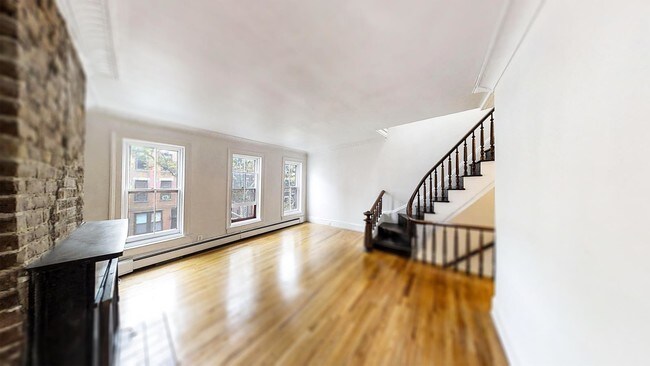 Foto del edificio - 21-45 45th Avenue