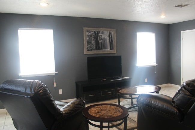 Building Photo - Buena Vista Apartments