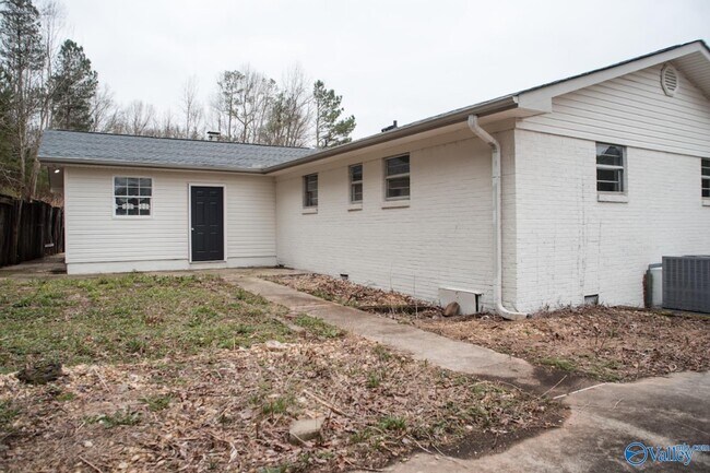 Foto del edificio - 1275 Gravel Ridge Rd