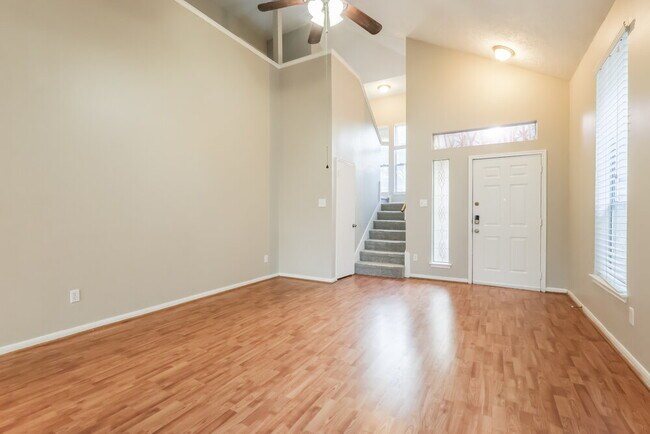 Foto del edificio - 12655 Pine Bush Dr