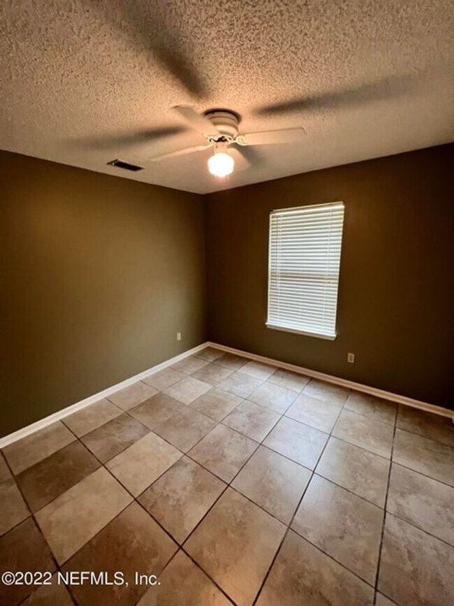 Foto del edificio - Great location