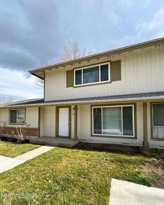 Building Photo - 835 Ridgewood Dr