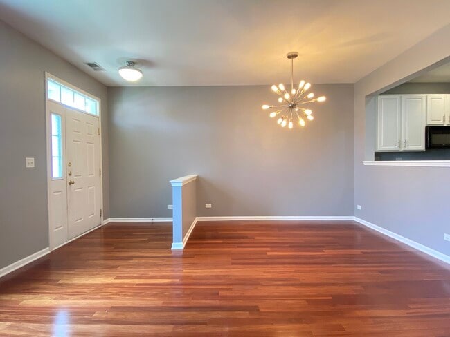 Building Photo - 2279 Barrington Dr E