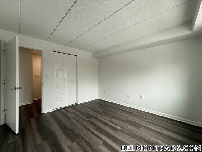 Building Photo - 55 Hill Rd