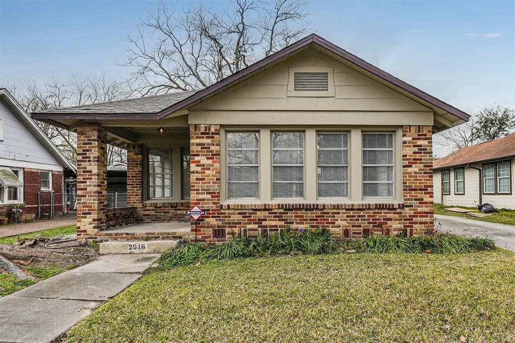Primary Photo - 2616 Oakcliff St