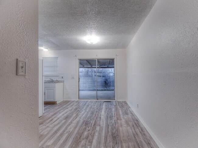 Foto del edificio - 1129 S 124th E Ave