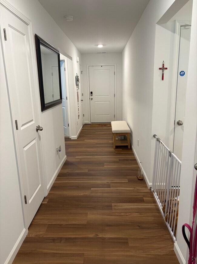 Foto del edificio - 3856 Bradley Dr