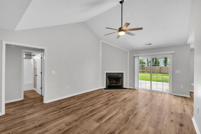 Foto del edificio - 3 bedroom Ranch in Justice Farm with FROG!