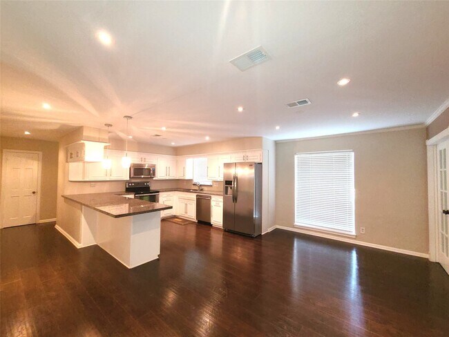 Building Photo - 6511 Pebble Beach Dr