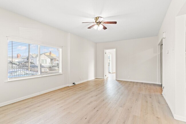 Foto del edificio - 1900 103rd Ave