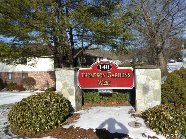 Building Photo - 140 Thompson St