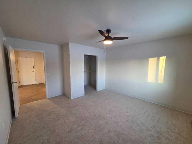 Foto del edificio - 211 1st Ave NW