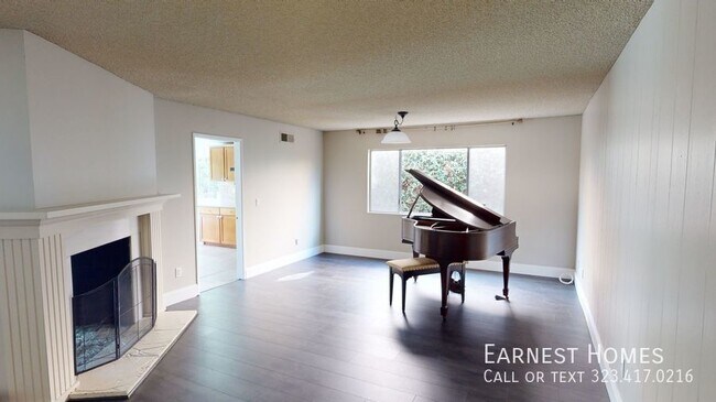 Building Photo - 21019 Hackney St Canoga Park, CA 91304