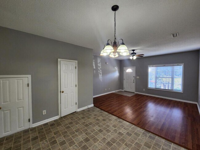 Foto del edificio - 111 Maddux Ln