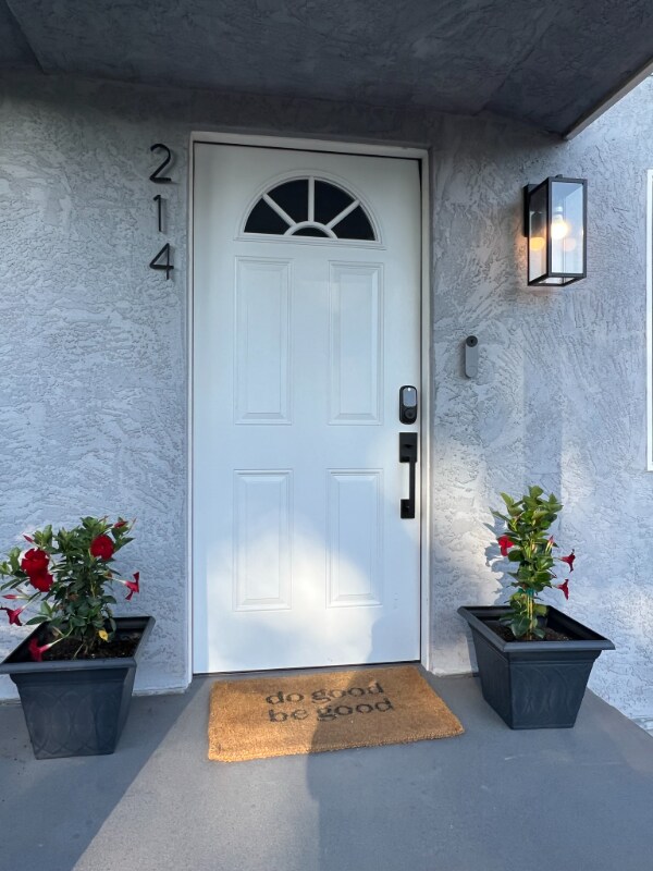 Primary Photo - 214 E Park Ave