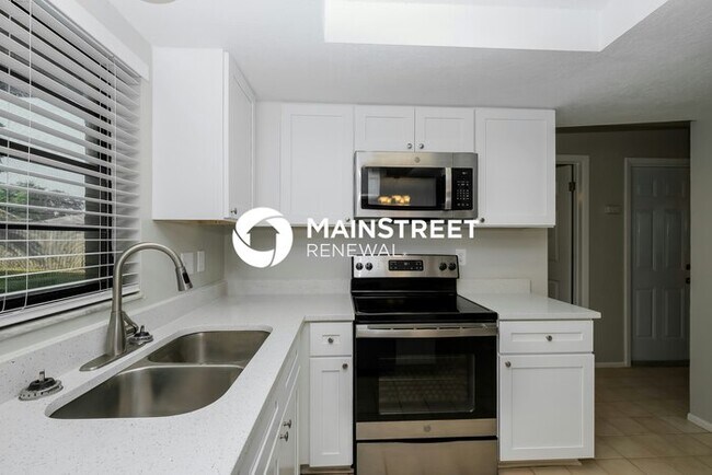 Foto del edificio - 3 Bedroom Pet-Friendly Home in Spring Hill, FL with Main Street Renewal