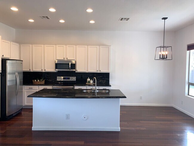 Building Photo - BEAUTIFUL Scottsdale home