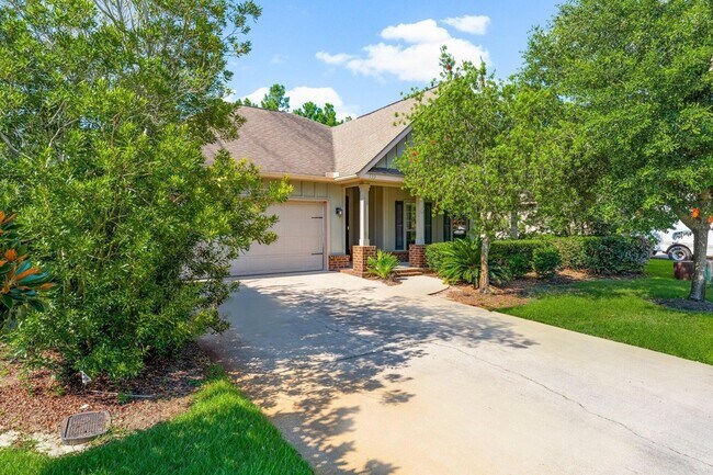 Foto del edificio - 132 Whispering Lake Dr