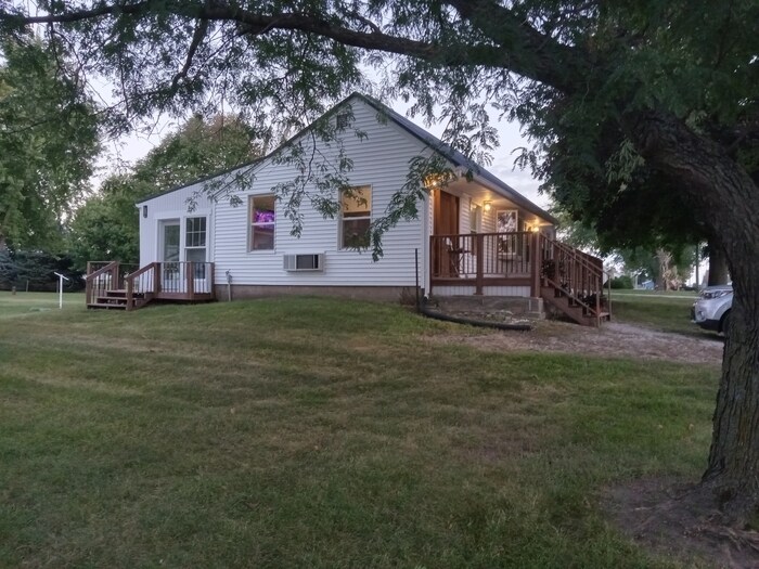 120 2nd St S, Walford, IA 52351 House Rental in Walford, IA