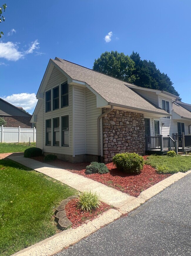 2631 US 70 E, Valdese, NC 28690 Townhome Rentals in Valdese NC