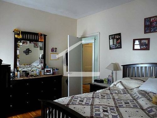 Building Photo - 1539 Beacon St