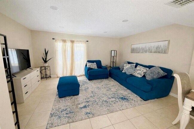 Foto del edificio - 10053 Lake Oak Cir